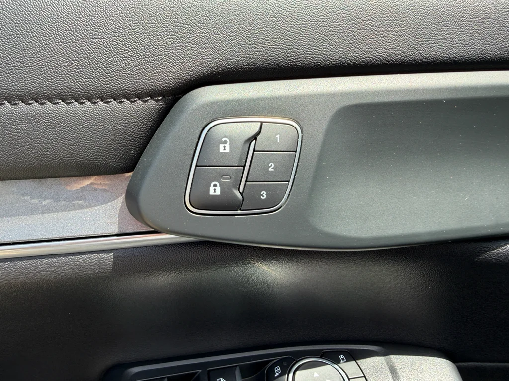 Used 2025 Shadow Black Ford LARIAT image 11