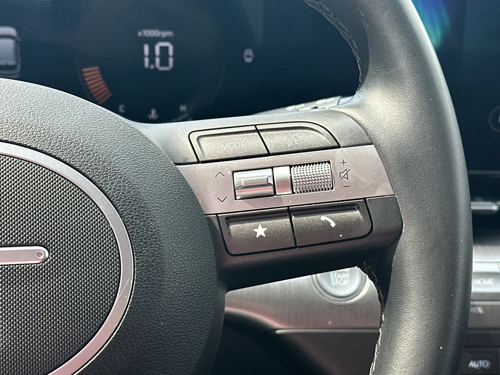 Used 2025 Cyber Gray Metallic Hyundai SEL image 15