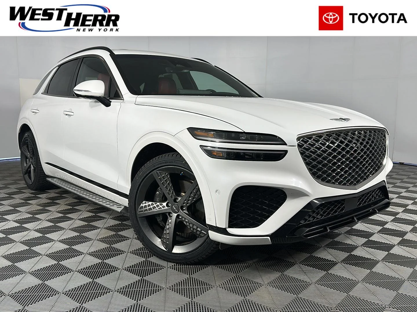 Used 2024 Uyuni White Genesis 2.5T image 1