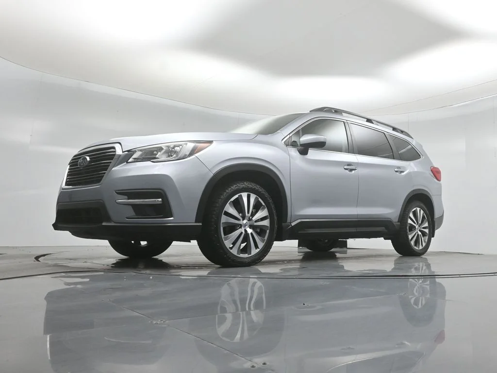 Used 2019 Silver Subaru Premium image 40