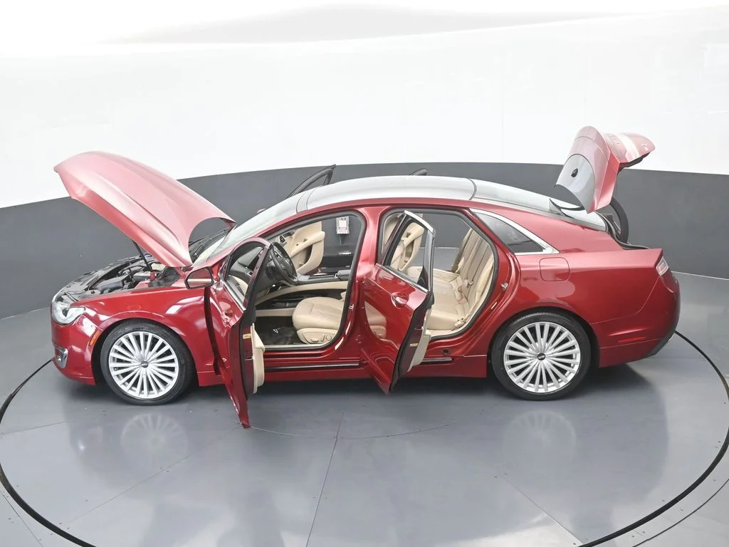 Used 2017 Ruby Red Metallic Lincoln Reserve image 72