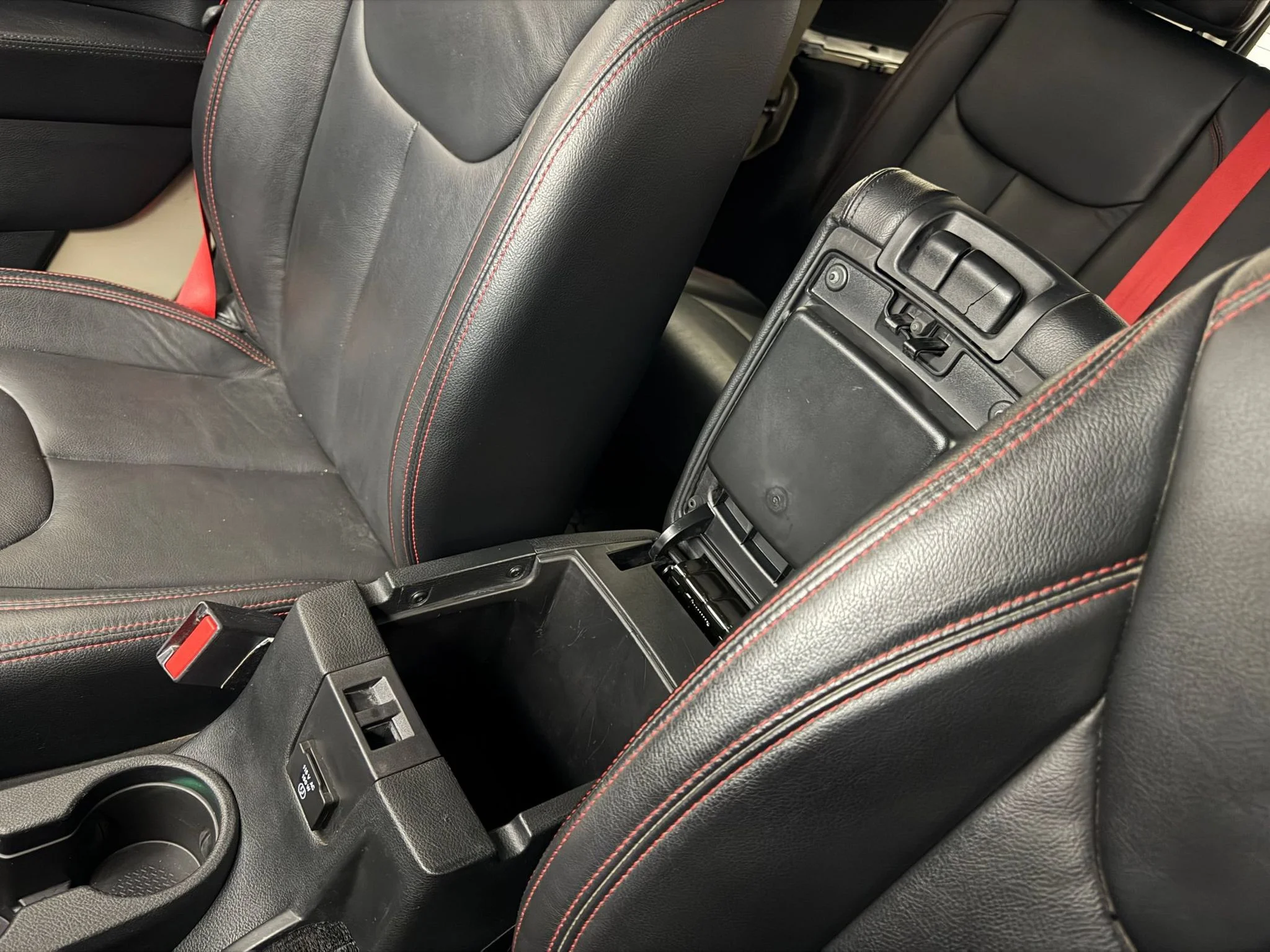 Used 2017 Gobi Clearcoat Jeep Rubicon Recon image 28