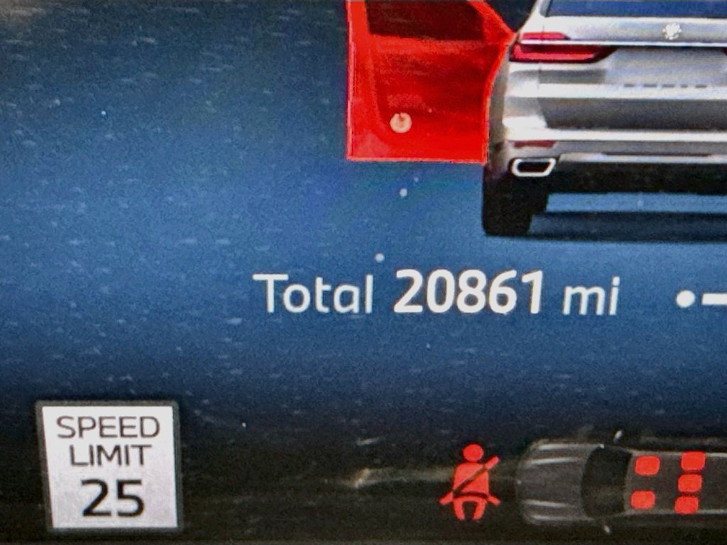 Used 2026 Skyscraper Gray Metallic BMW xDrive40i image 12