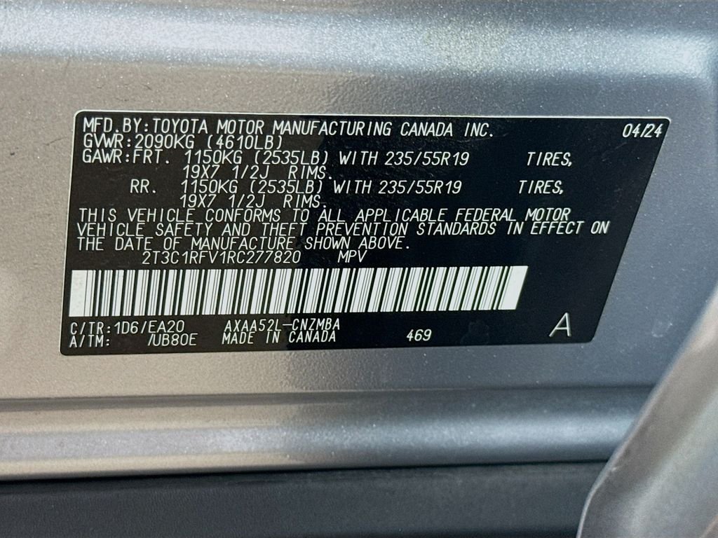 Used 2024 Silver Sky Metallic Toyota XLE Premium image 32