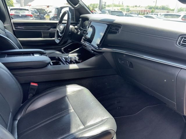 2024 Jeep Wagoneer L Series I - Photo 18