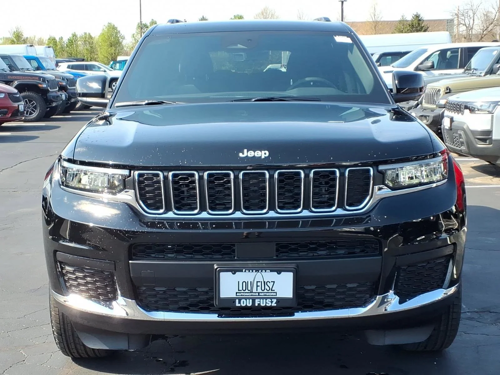 New 2026 Diamond Black Crystal Pearlcoat Jeep Laredo X image 25