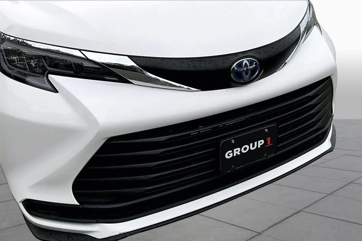 Used 2024 Ice Cap Toyota LE image 28