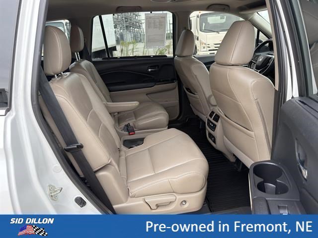 Used 2020 Platinum White Pearl Honda Touring 7-Passenger image 18
