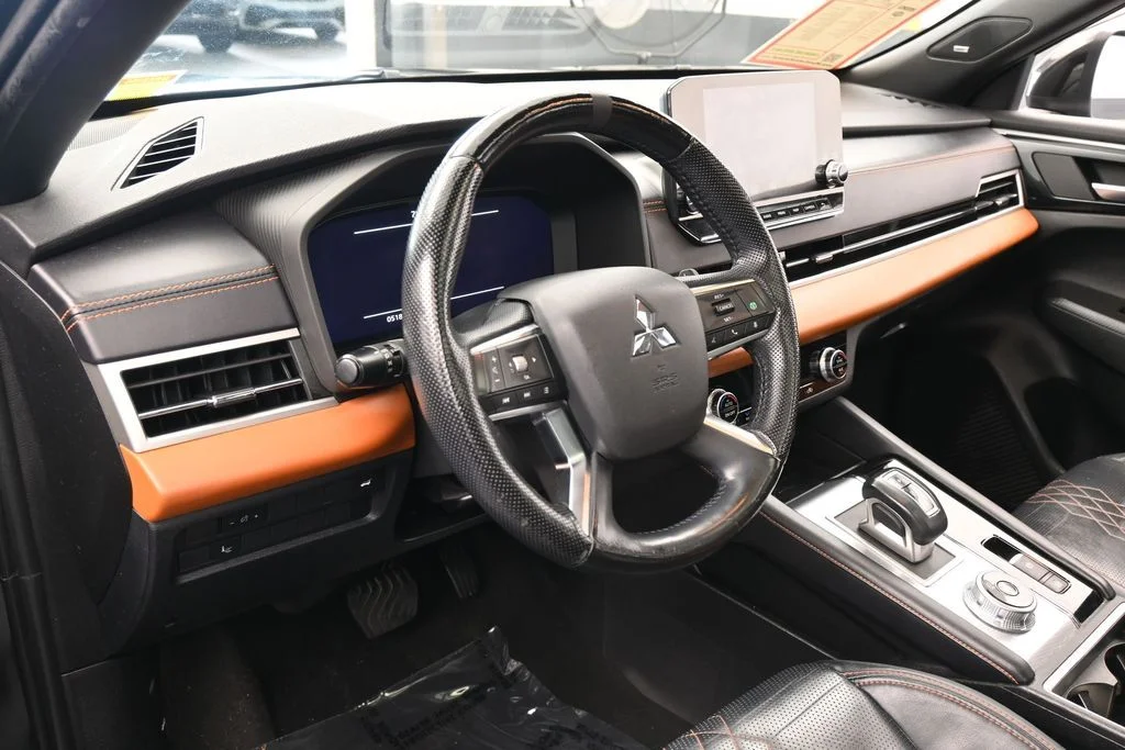 Used 2022 Black Mitsubishi SEL image 10