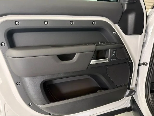 New 2026 Borasco Gray Metallic Land Rover X-Dynamic SE image 8
