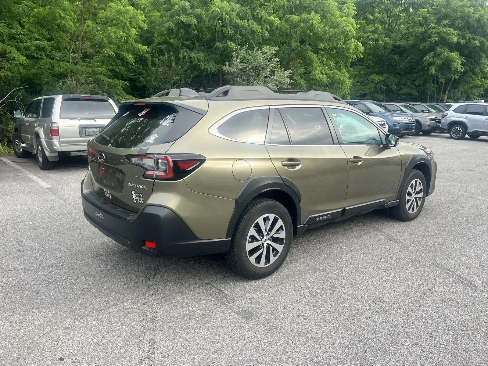 Used 2025 Autumn Green Metallic Subaru Premium image 10