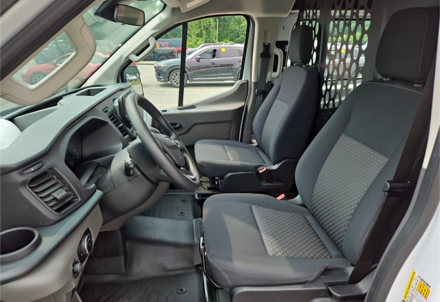 Used 2025 Oxford White Ford Base image 8