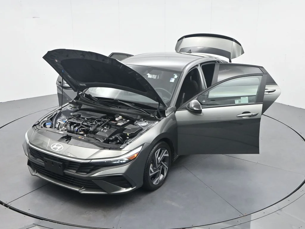 Used 2025 Amazon Gray Hyundai SEL Sport image 47
