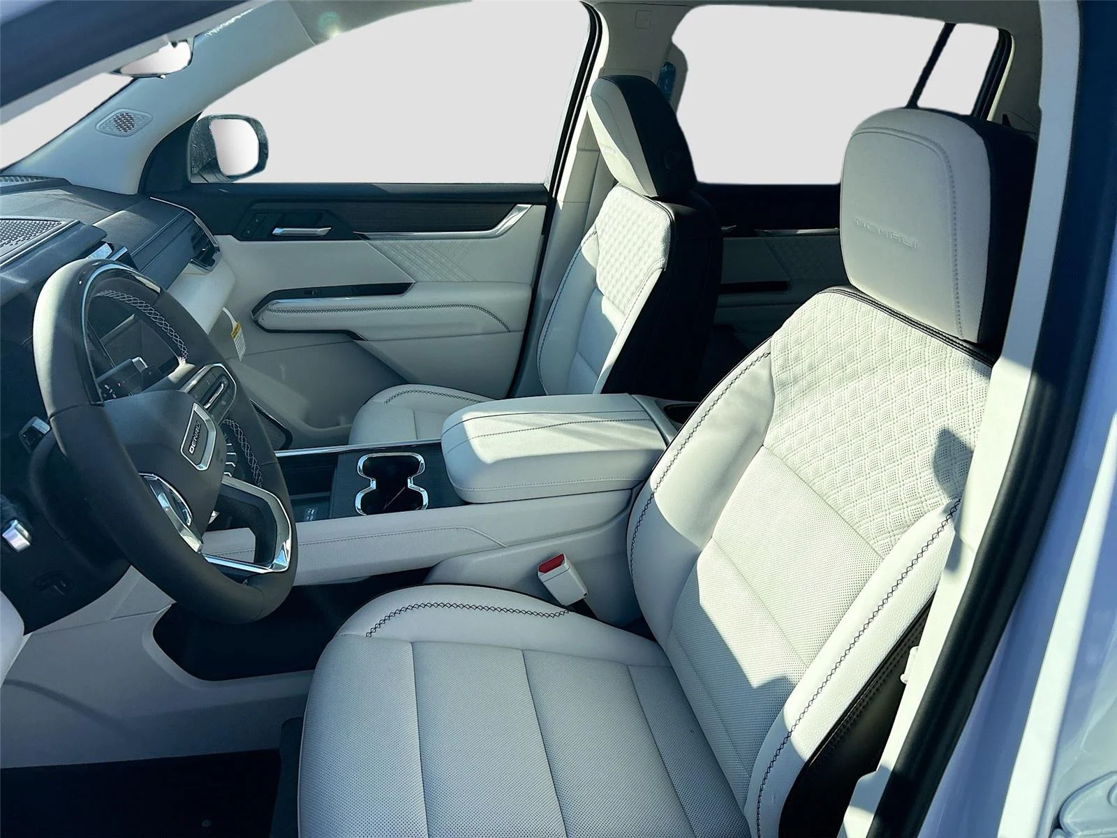 2026 GMC Acadia Denali - Photo 22