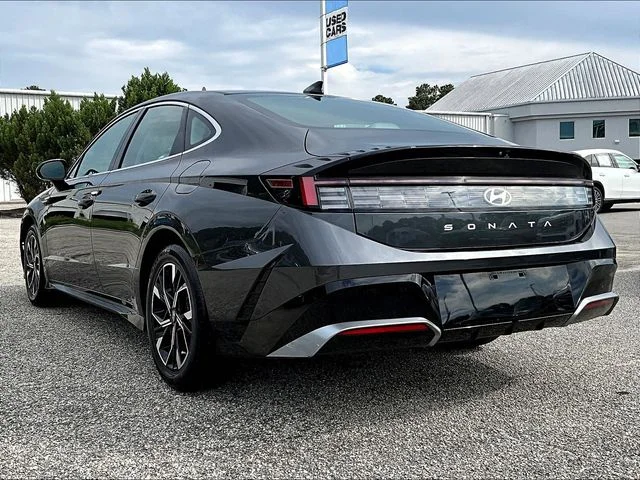 Used 2025 Gray Hyundai SEL image 6