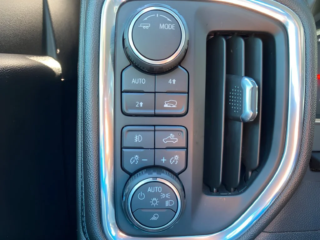 Used 2021 Black Chevrolet LTZ image 17