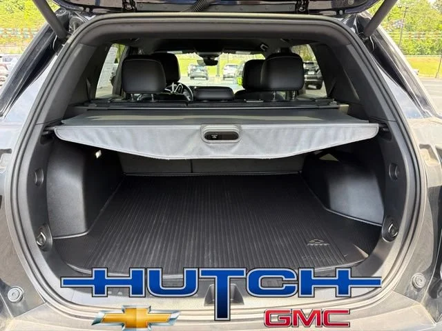 Used 2025 Mosaic Black Metallic Chevrolet LT image 16