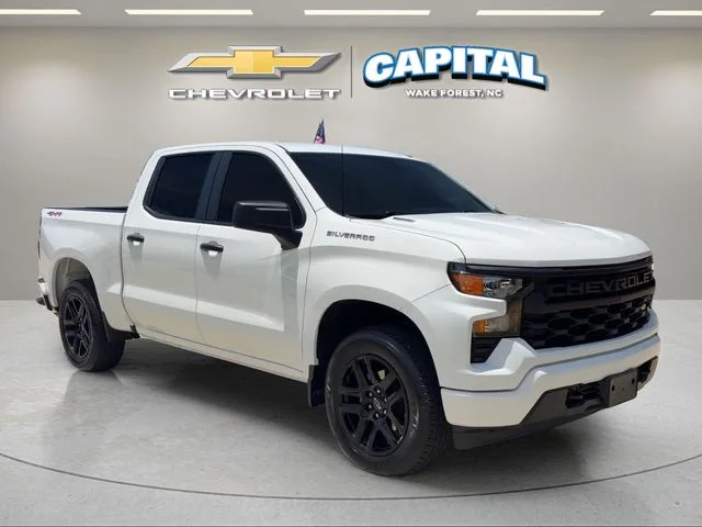 Used 2025 White Chevrolet Custom image 6