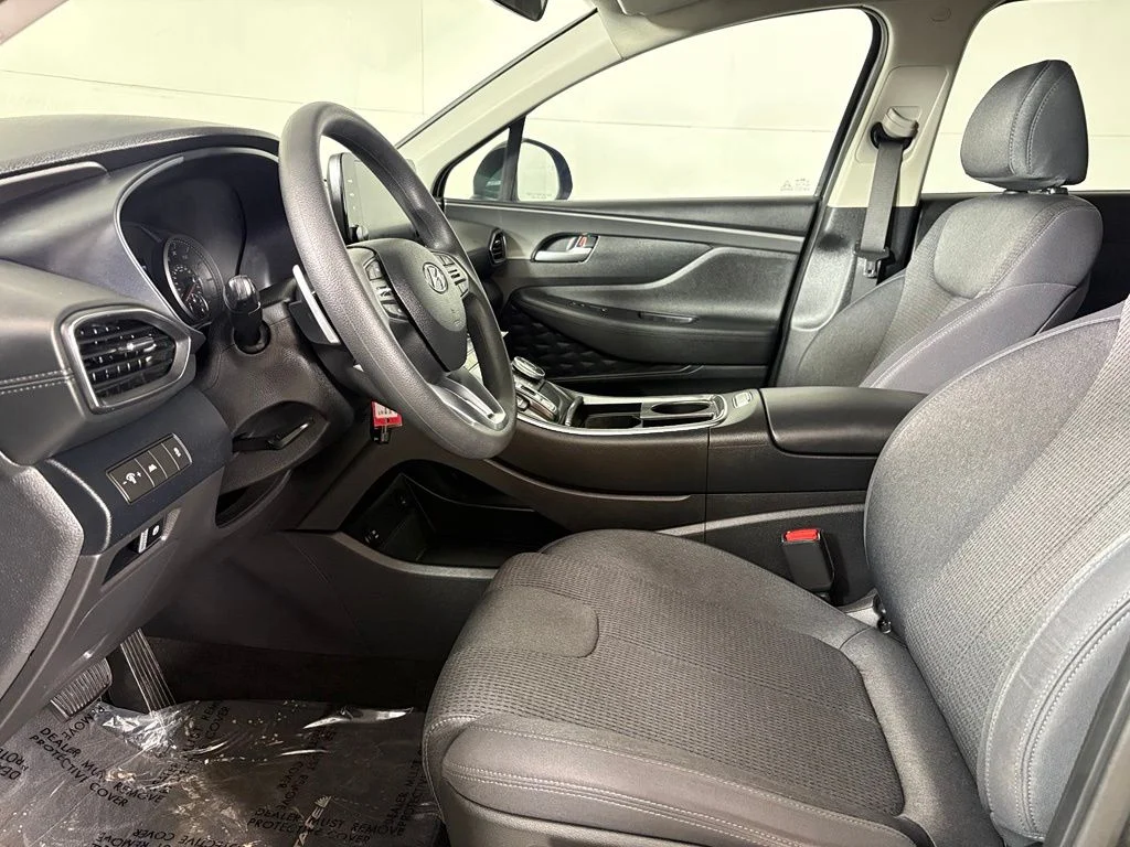 Used 2023 Black Hyundai SE image 21