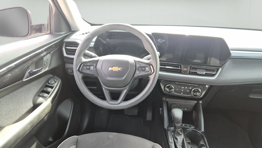 Used 2025 Gray Chevrolet LT image 10