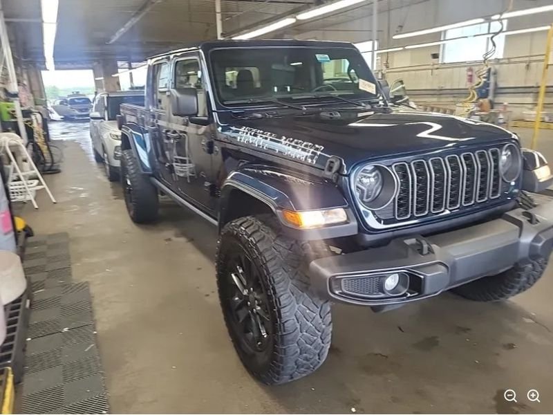 Used 2025 Fathom Blue Pearlcoat Jeep Nighthawk image 4