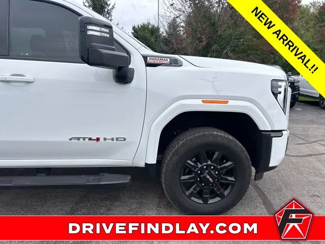 Used 2024 White GMC AT4 image 5