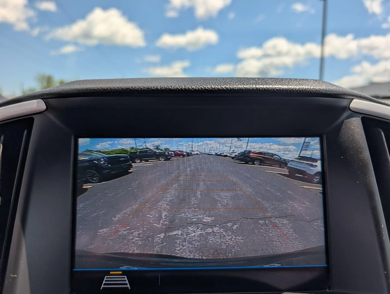 Used 2018 Graphite Gray Metallic GMC SLE image 15
