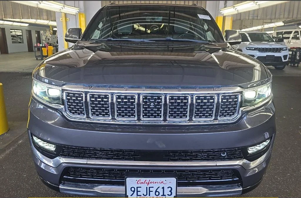 Used 2022 Jeep Grand Wagoneer Series III with VIN 1C4SJVGJ3NS115804 for sale in Kansas City