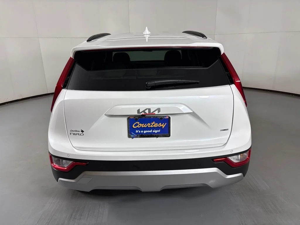 New 2026 Snow White Pearl Kia EX image 7