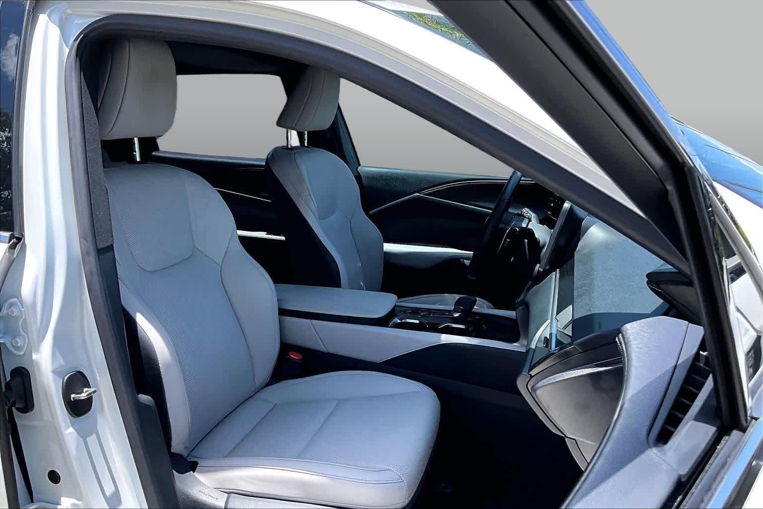 Used 2024 Eminent White Pearl Lexus Premium image 9