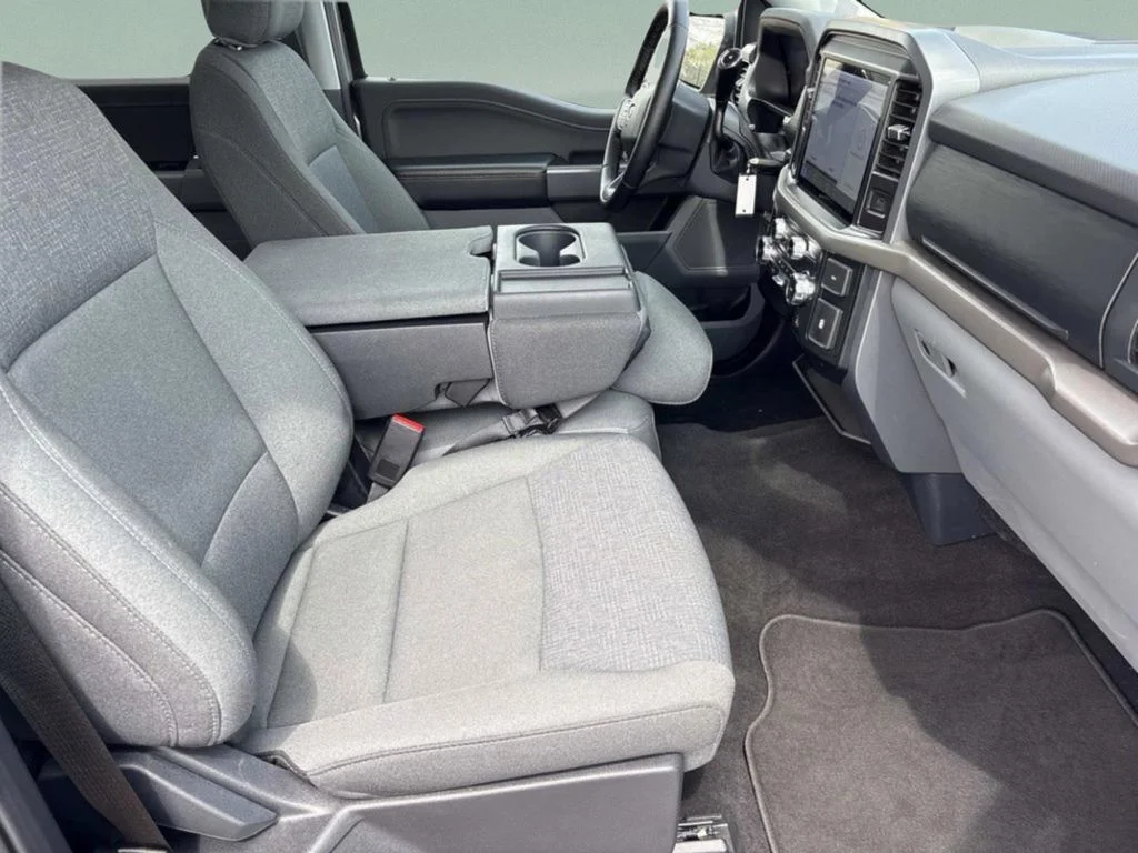 Used 2025 Silver Metallic Ford XLT image 23