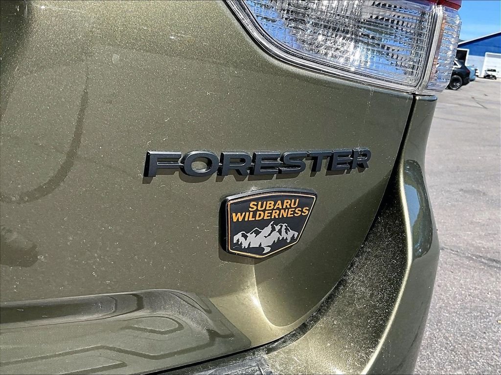 Used 2022 Autumn Green Metallic Subaru Wilderness image 29