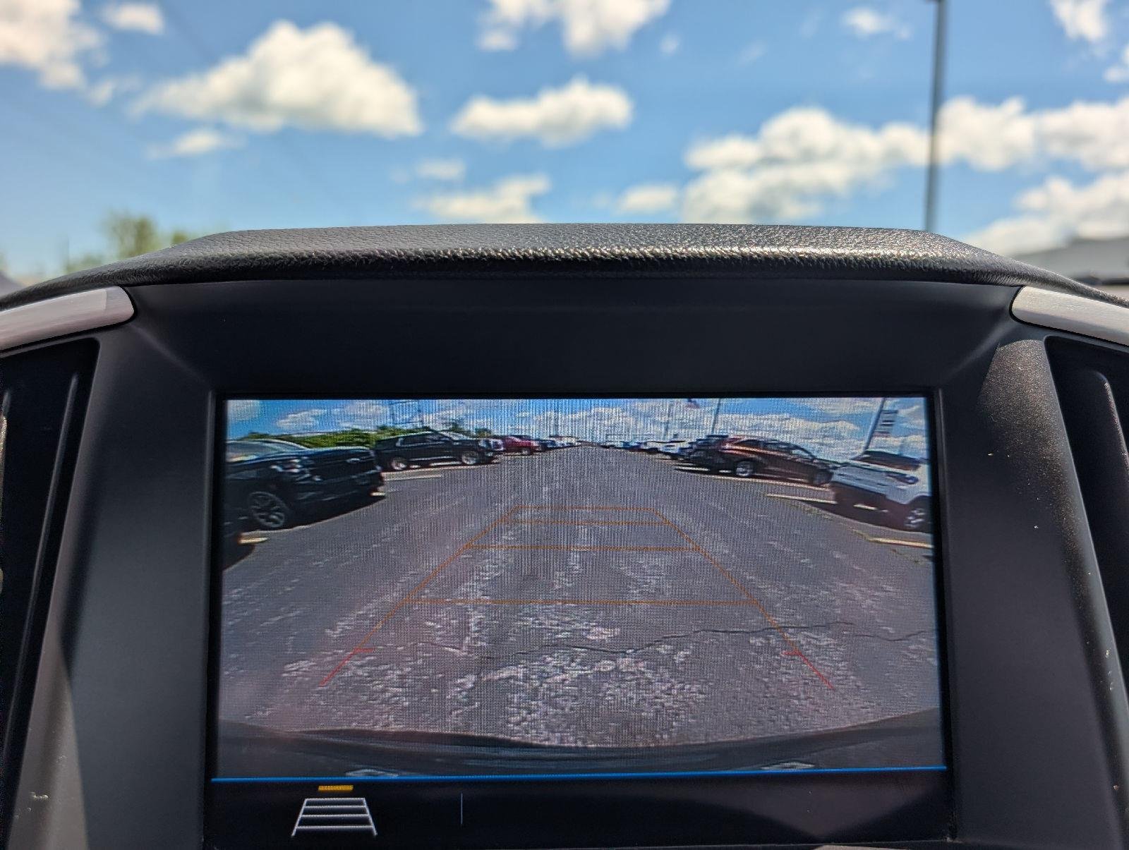 Used 2018 Graphite Gray Metallic GMC SLE image 15