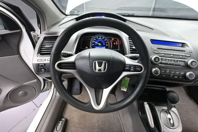 Used 2009 White Honda LX image 23