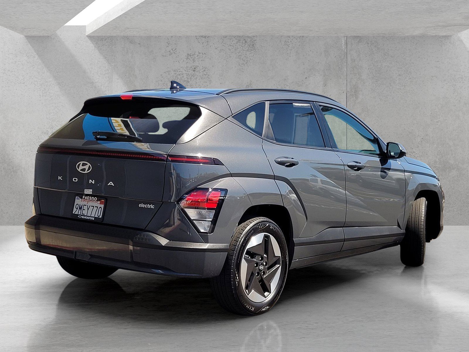 Used 2024 Gray Hyundai SEL image 5
