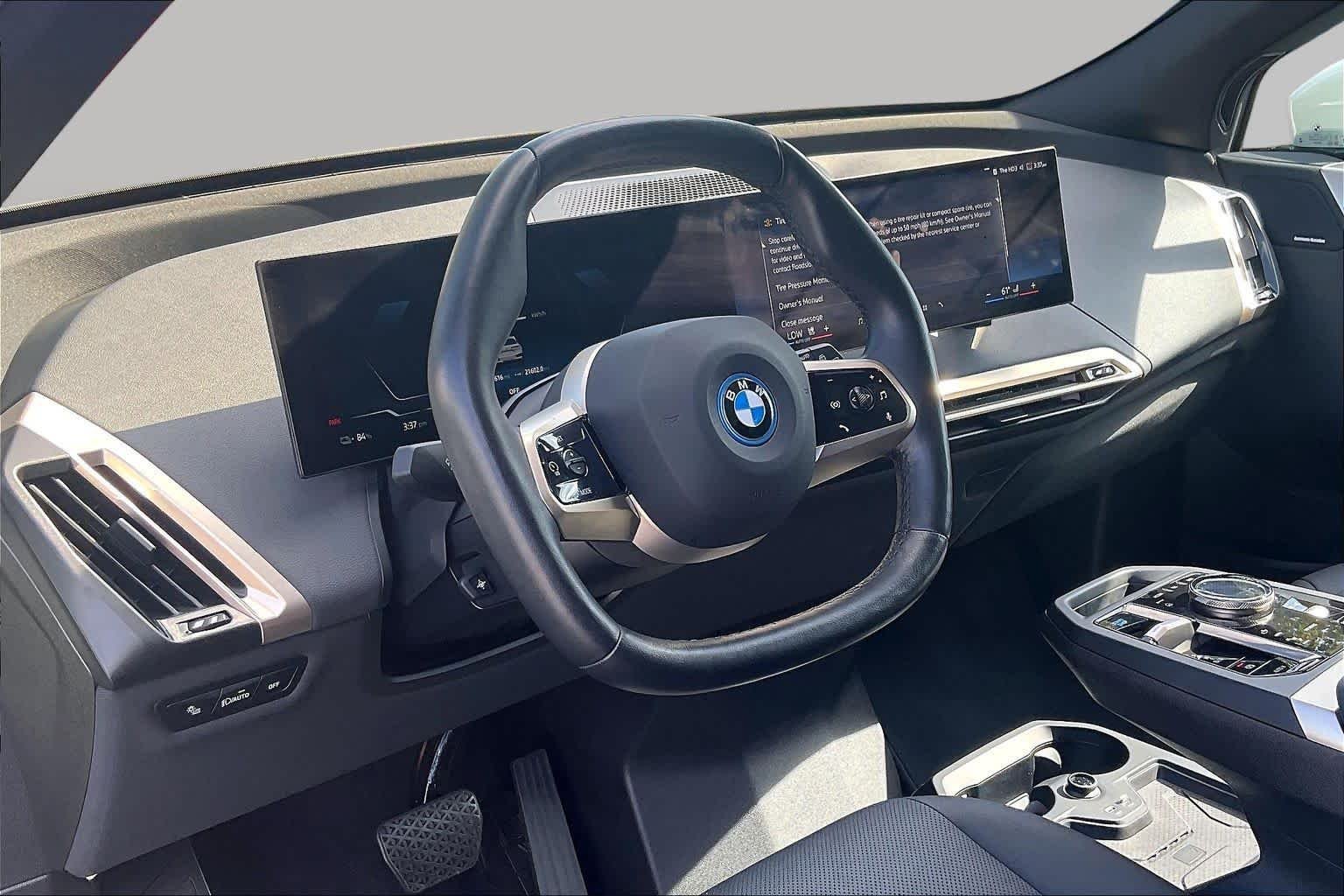 Used 2024 Alpine White BMW xDrive50 image 17