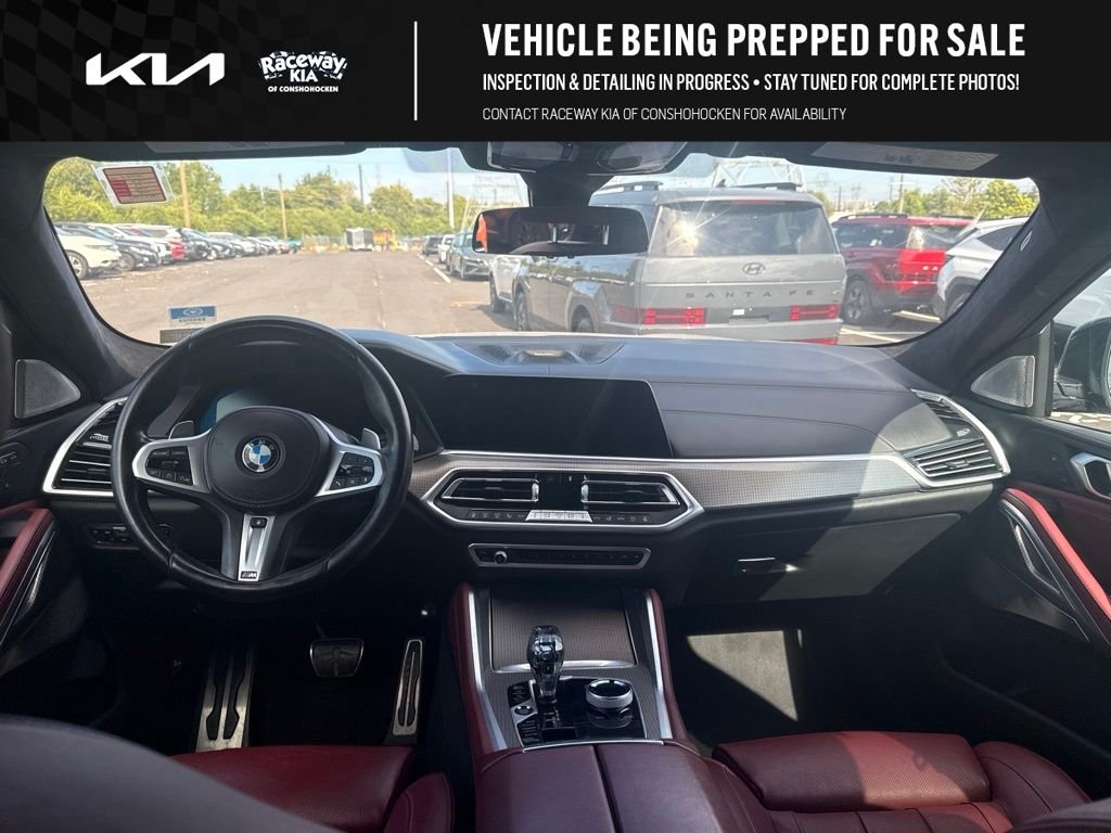 Used 2021 Gray BMW M50i image 9