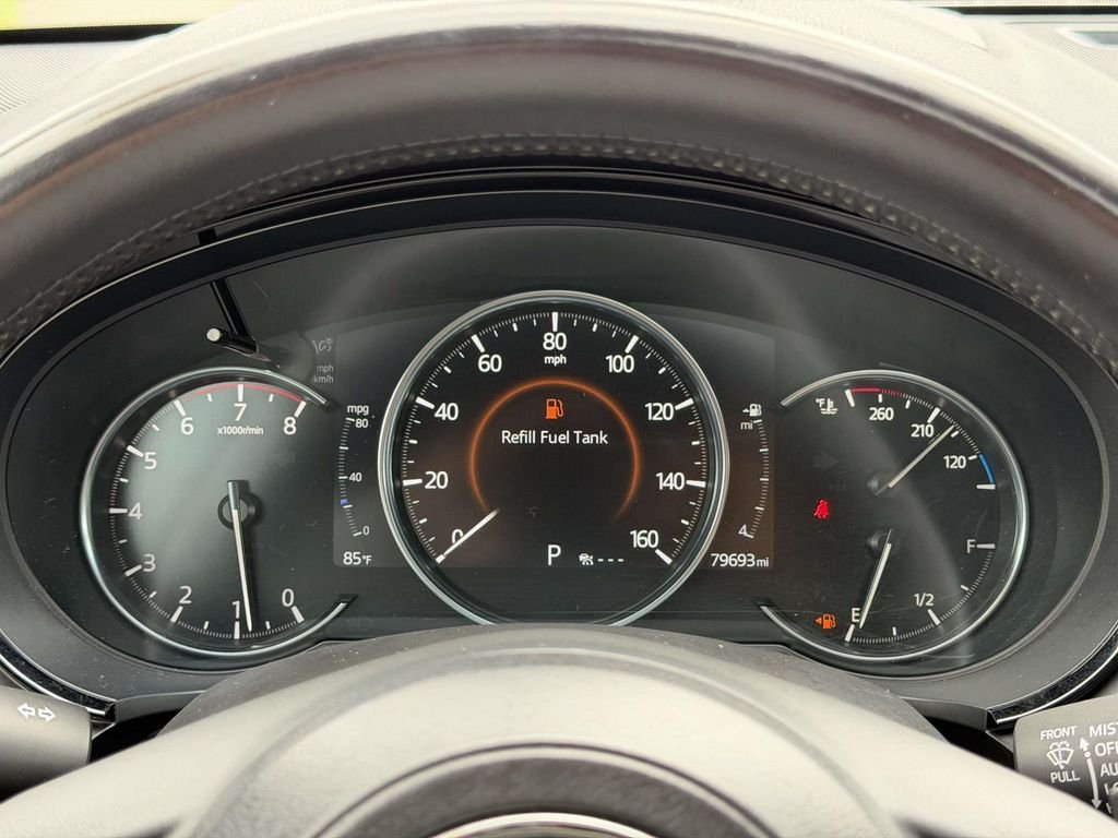 Used 2022 White Mazda Signature image 11