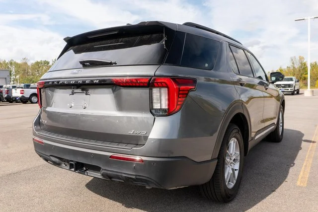 Used 2025 Gray Metallic Ford Active image 6