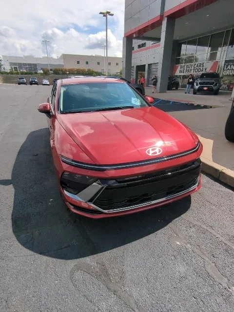 Used 2025 Red Hyundai SEL image 3