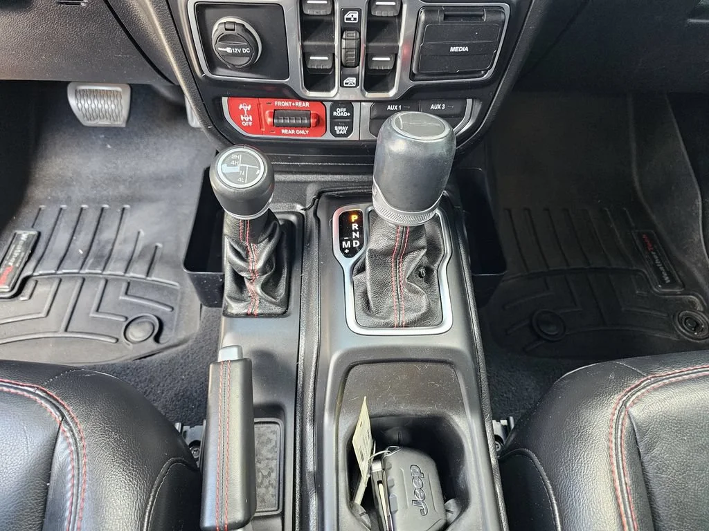 Used 2020 Granite Crystal Jeep Rubicon image 27