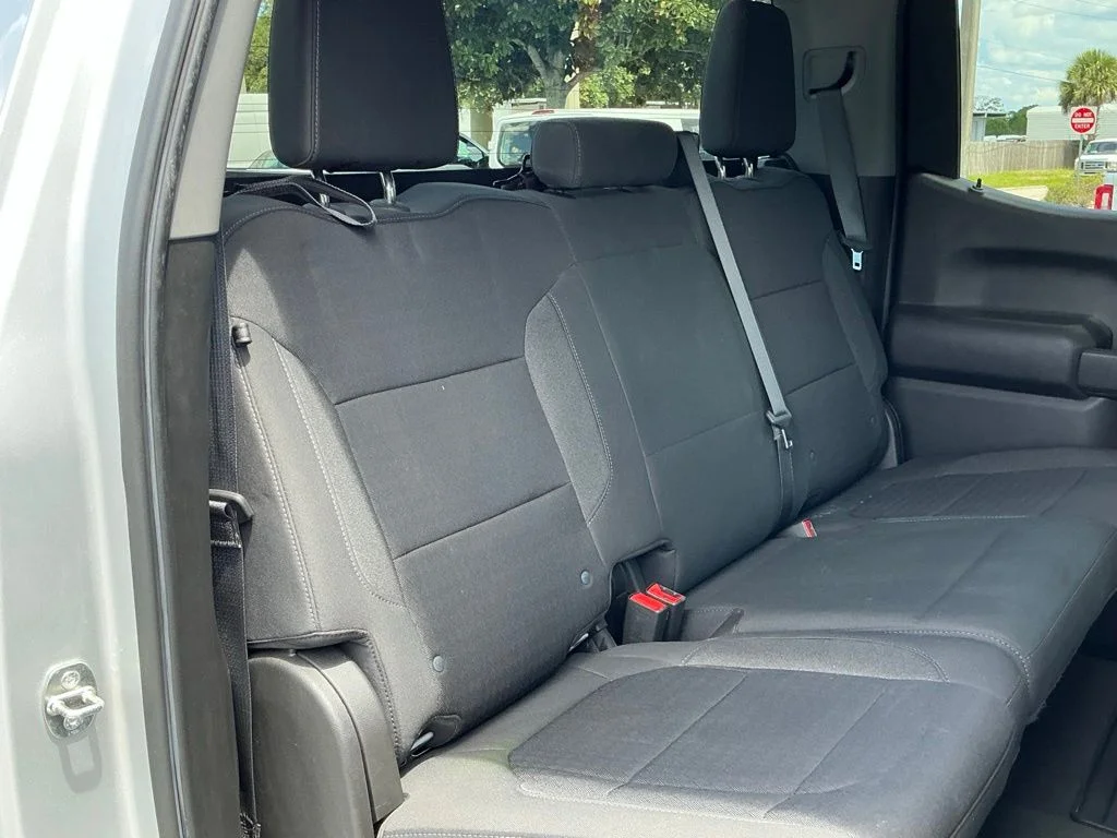 Used 2022 Silver Chevrolet Custom image 25