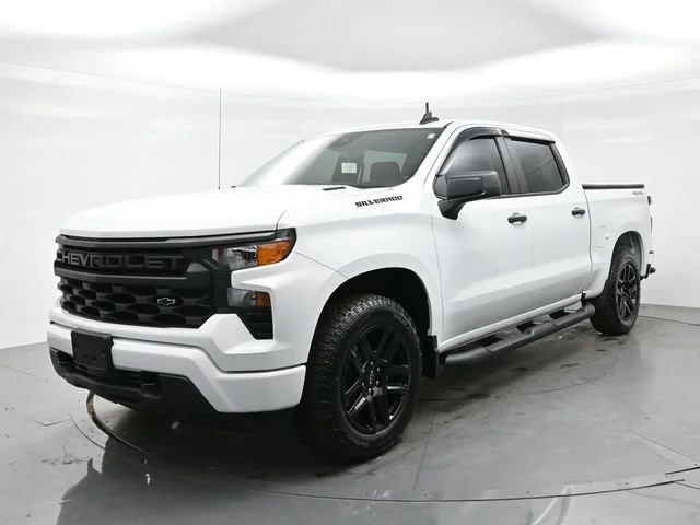 Used 2025 Summit White Chevrolet Custom image 3