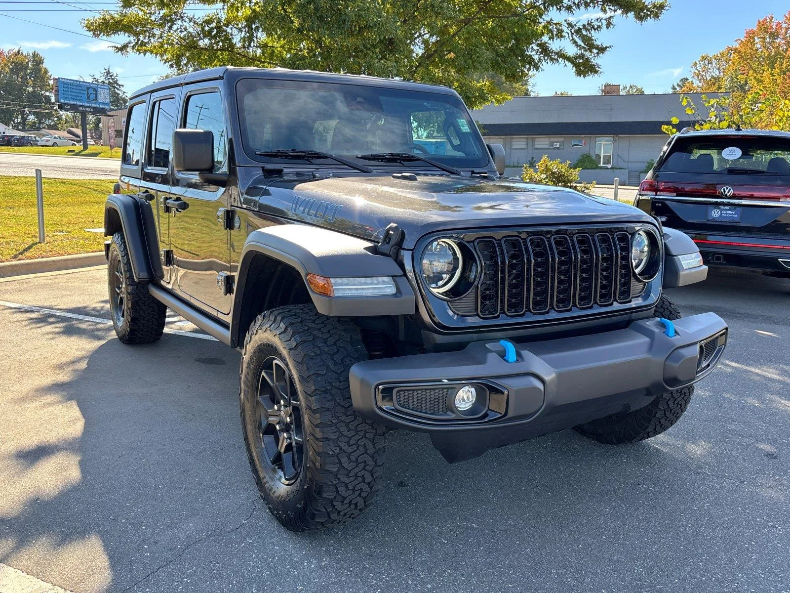 Used 2024 Granite Crystal Metallic Clearcoat Jeep Willys image 7