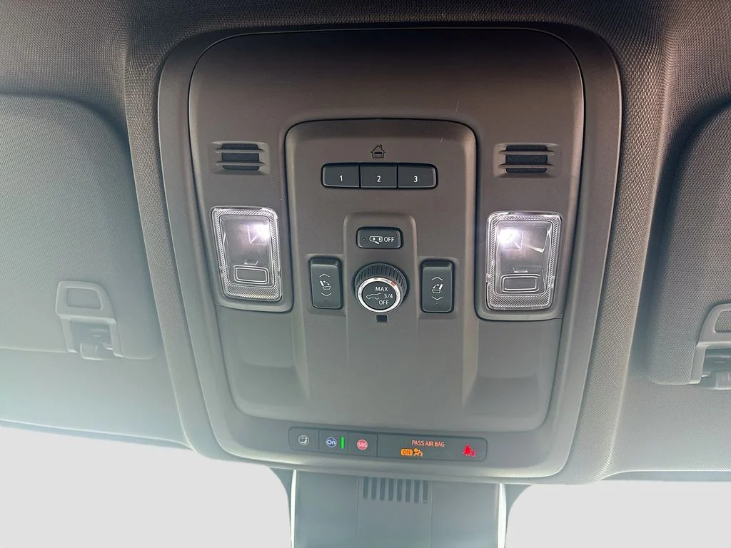 Used 2024 Silver GMC SLT image 39
