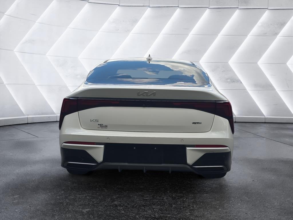 Used 2025 White Kia GT-Line image 4