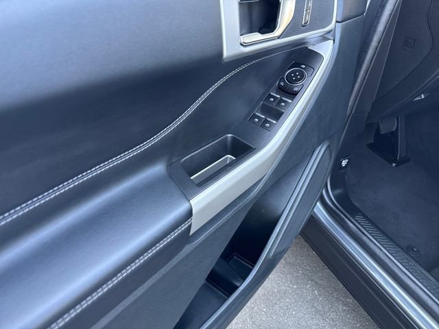 Used 2022 Gray Ford XLT image 11