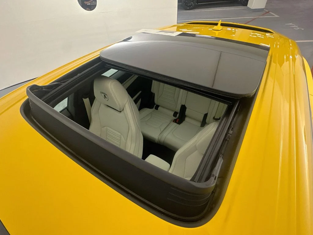 Used 2026 Giallo Auge Metallic Lamborghini SE image 21