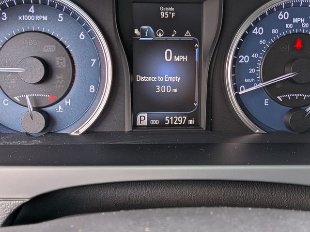 Used 2015 Silver Toyota XLE image 26