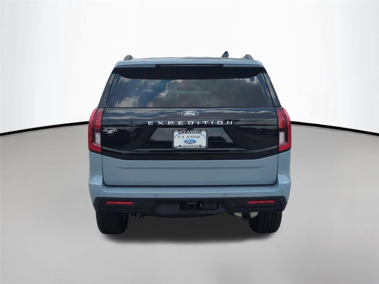 New 2027 Glacier Gray Metallic Tri-Coat Ford Active image 4